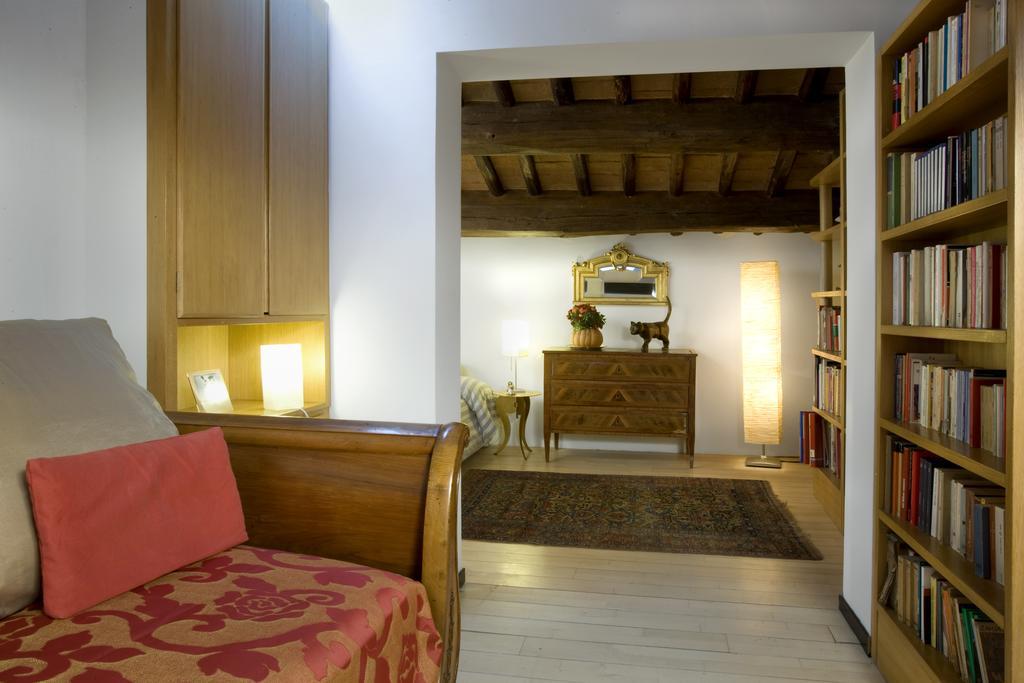 Domus Frattina *