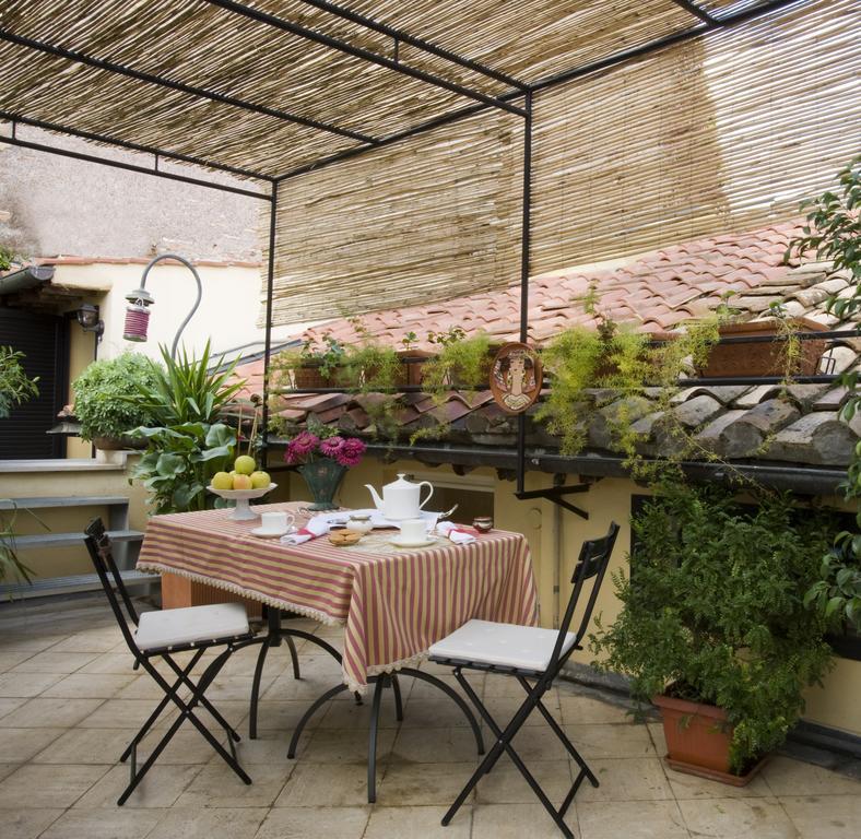 Domus Frattina Bed & Breakfast