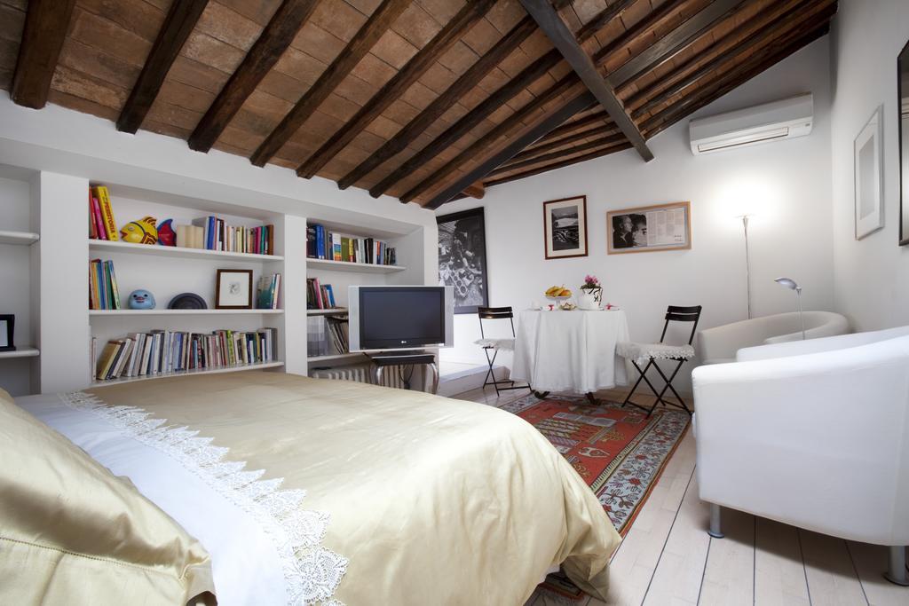 Bed & Breakfast Domus Frattina