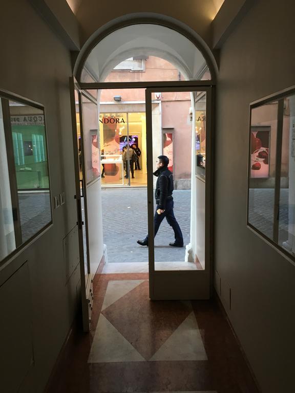 Domus Frattina Bed & Breakfast Rome